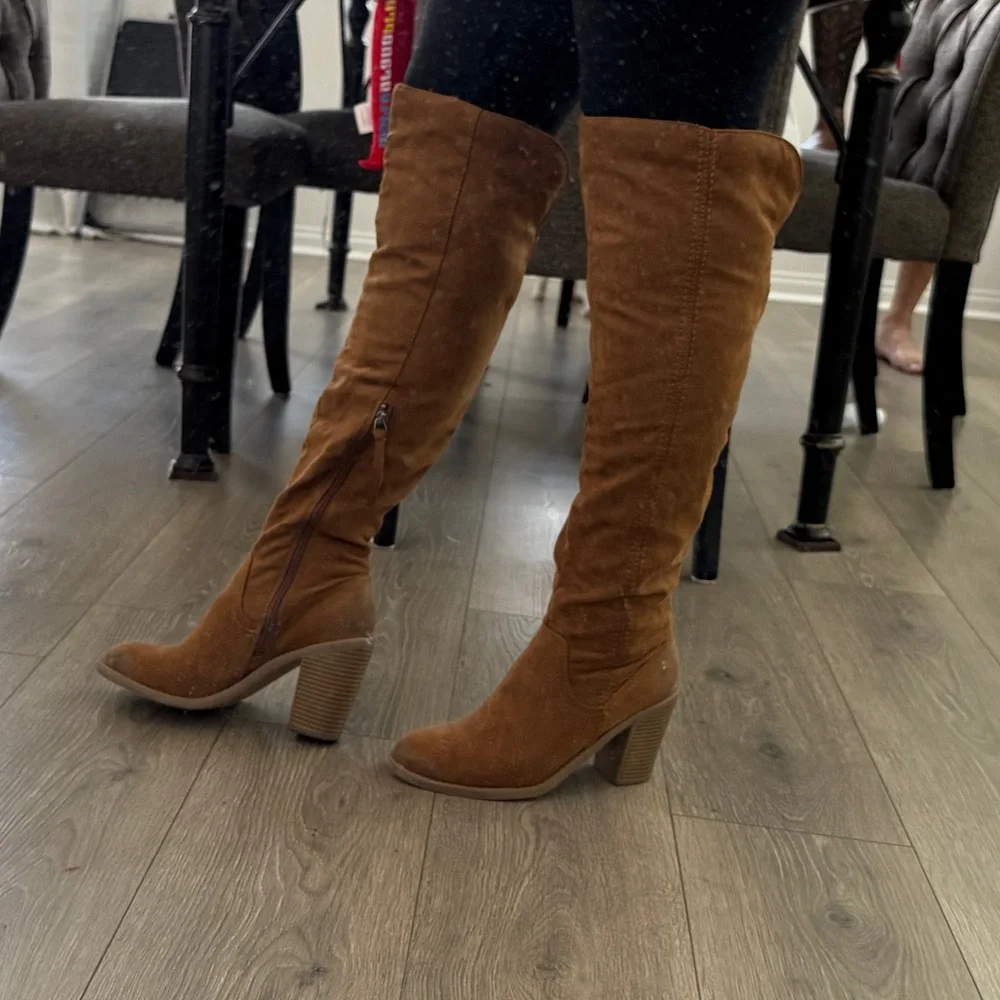Dolce Vita Women's Tan Knee-High Boots
